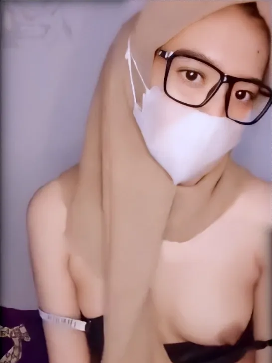 Mahasiswi Cantik Kacamata Goyangan Maut